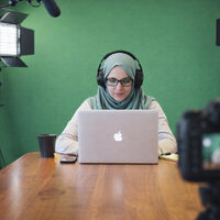 التدريس عبر الإنترنت